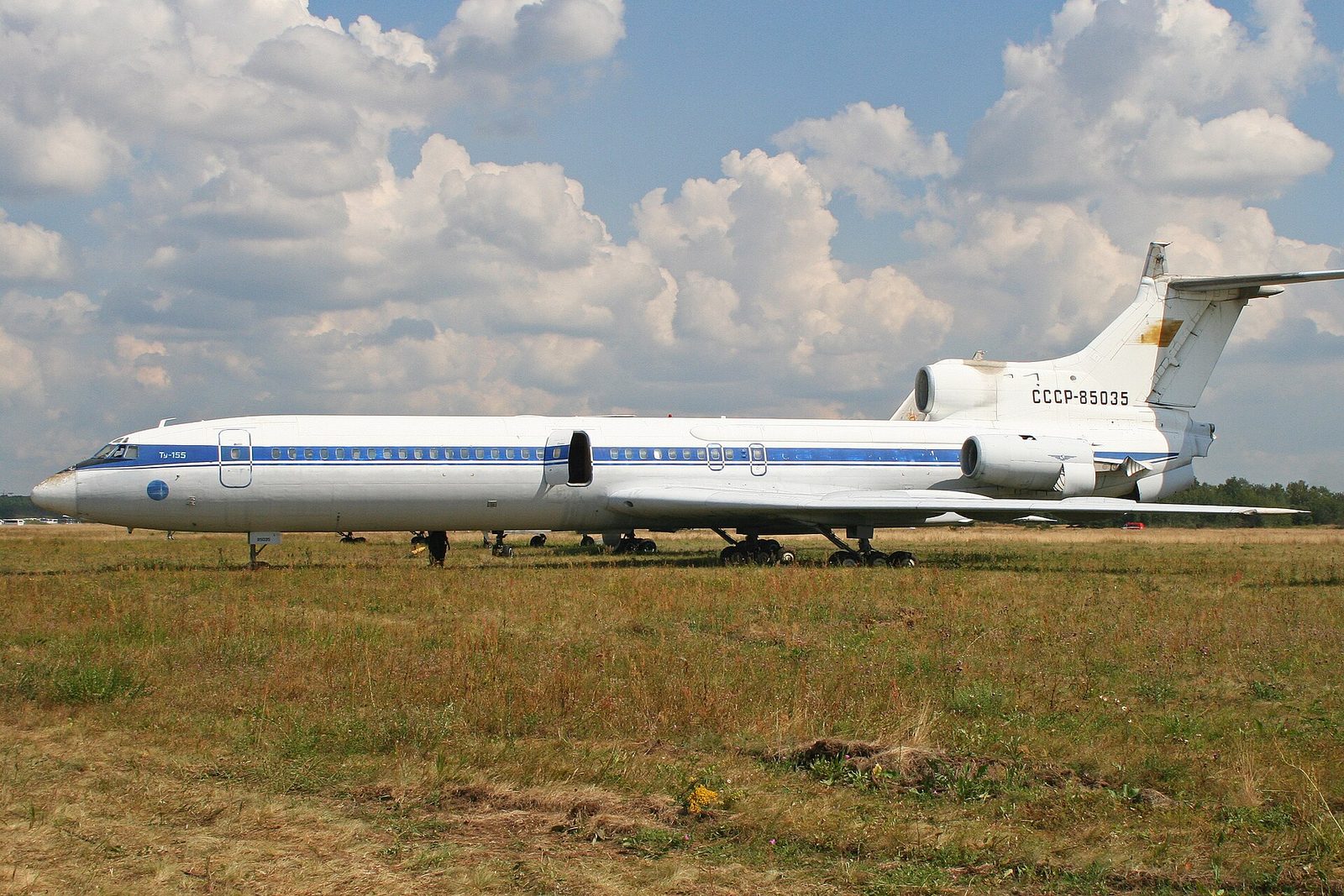 The Tupolev Tu-155, the first aircraft to fly on liquid hydrogen, at Zhukovsky